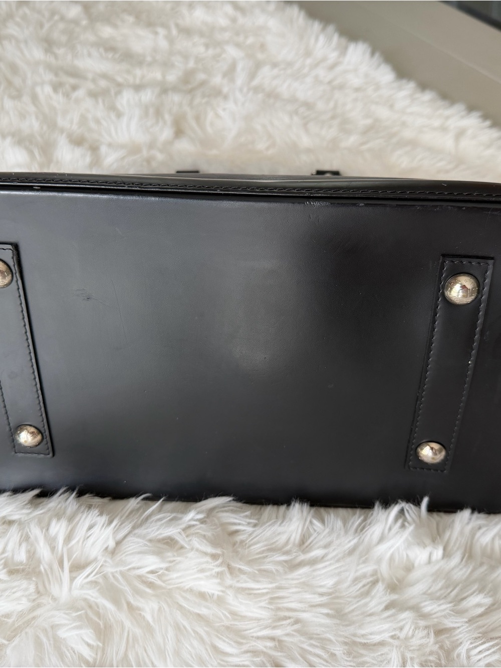 Authentic Louis Vuitton Alma Epi Leather Black - Picture 8 of 9